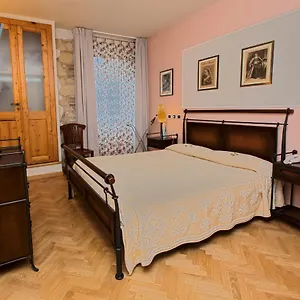 ** Pensionat Maison Savoia Italien