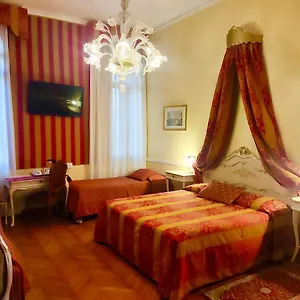 ** Hotell Mezzo Pozzo Italien
